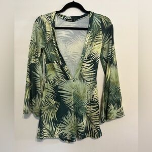 Floral flirty summer boho romper jumpsuit has some loose threads see pics Small